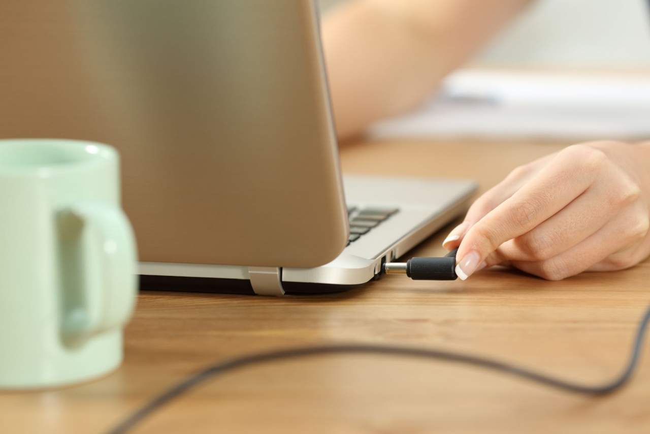 Cargadores universales para portátiles en Click and Toner