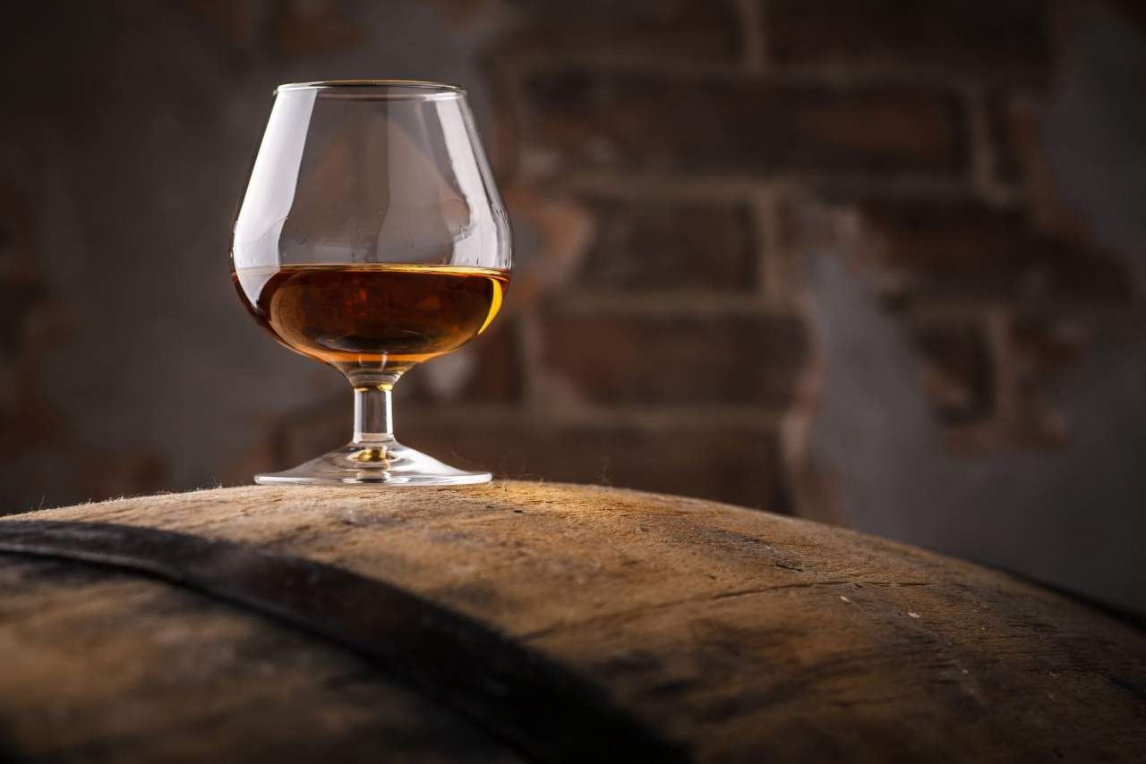 TuPonesElVaso: Comprar brandy convidado de Baco