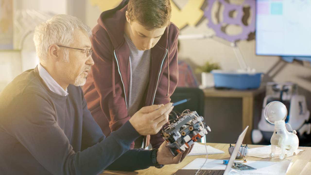 Cursos de robótica online: enseñar es mucho más fácil con Juegos Robótica