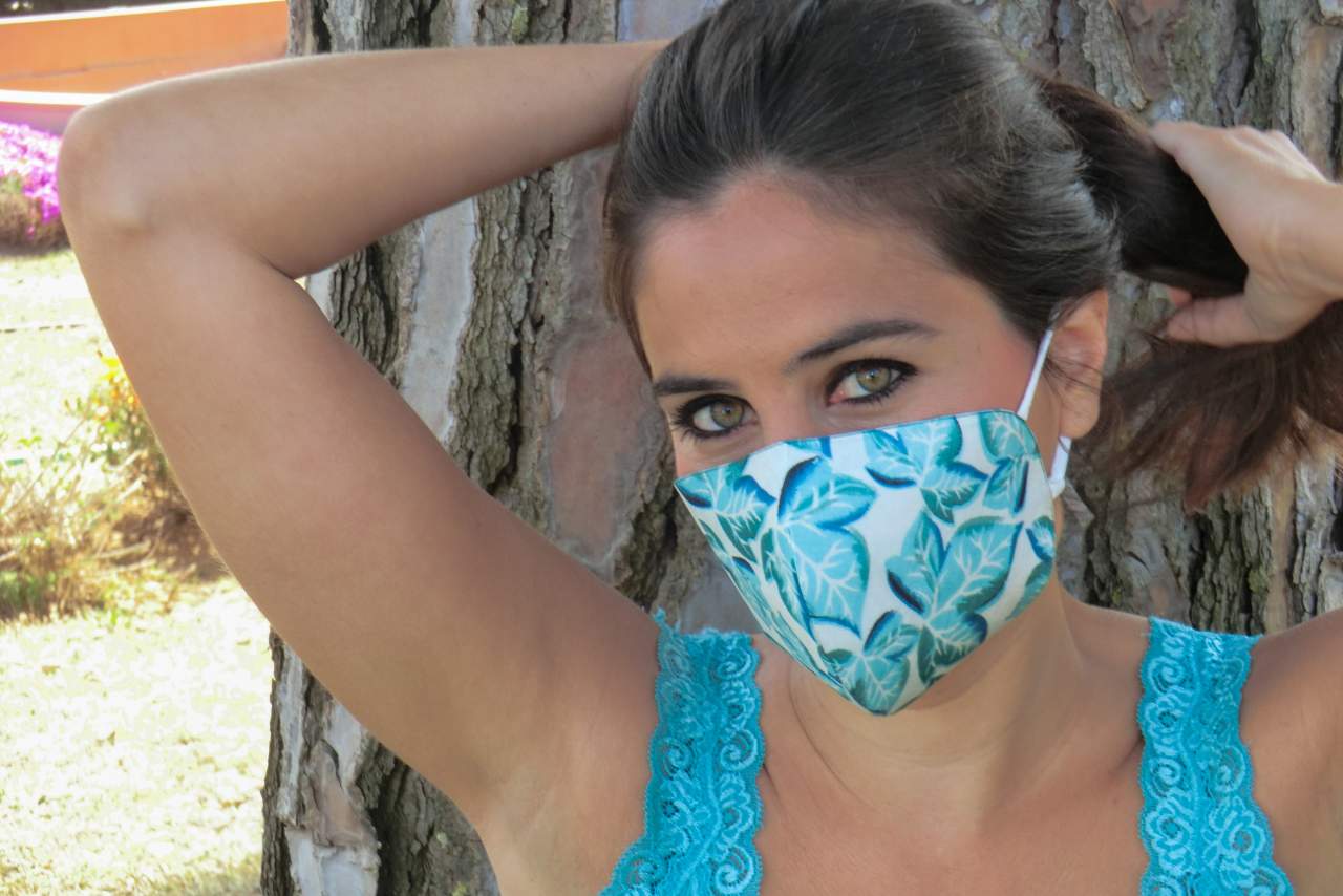 Amplia gama de mascarillas de seda reutilizables de la mano de Entresedas