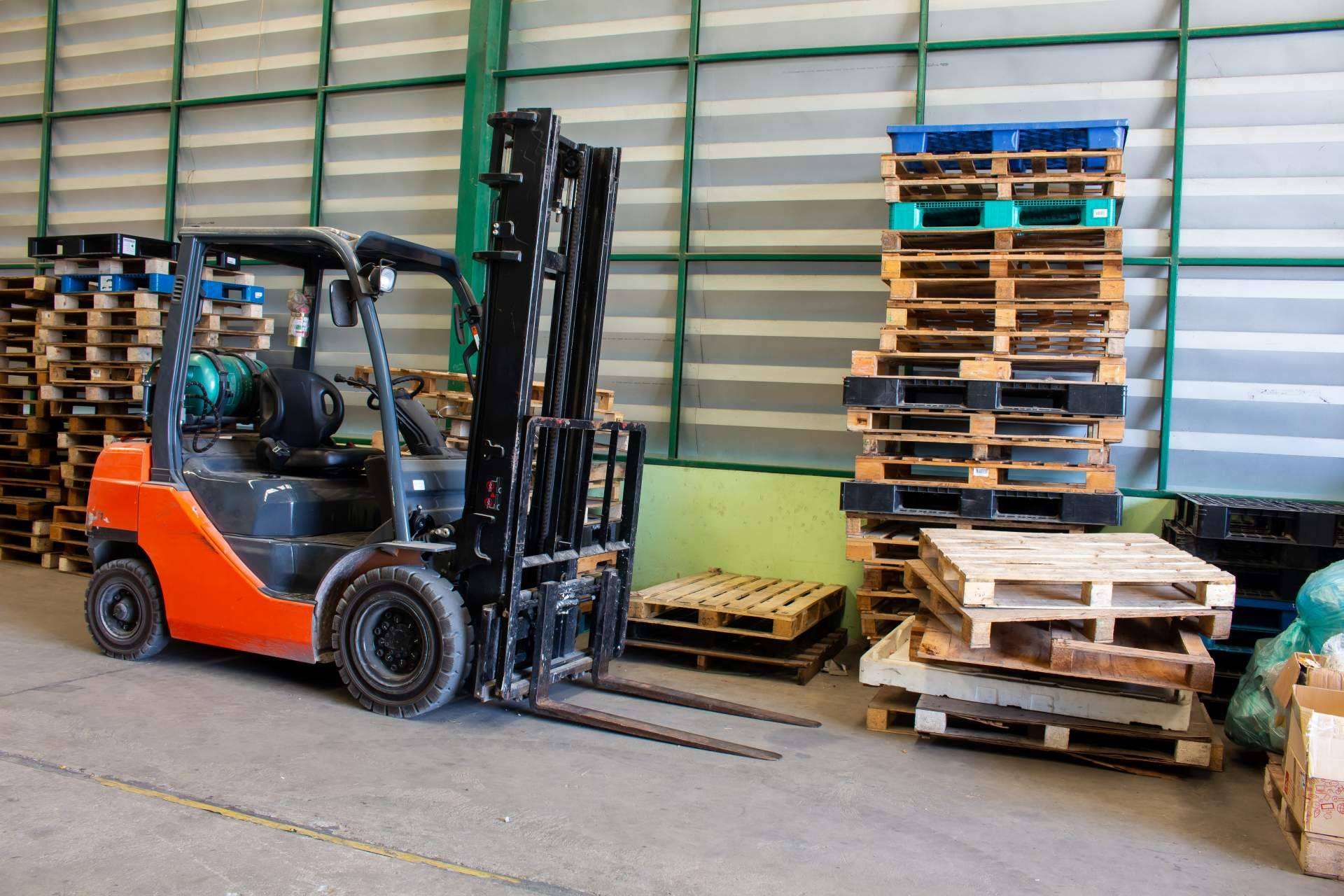 Extenso catálogo de repuestos de carretillas elevadoras en la empresa Recambios de Carretillas RRP