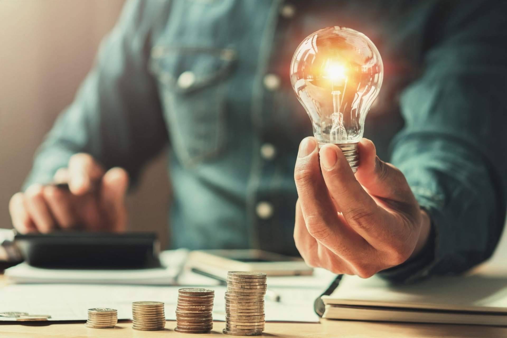 Servicio de calidad con DBF Promo Energía: en qué consiste el ahorro energético del comercializador de luz y gas en España