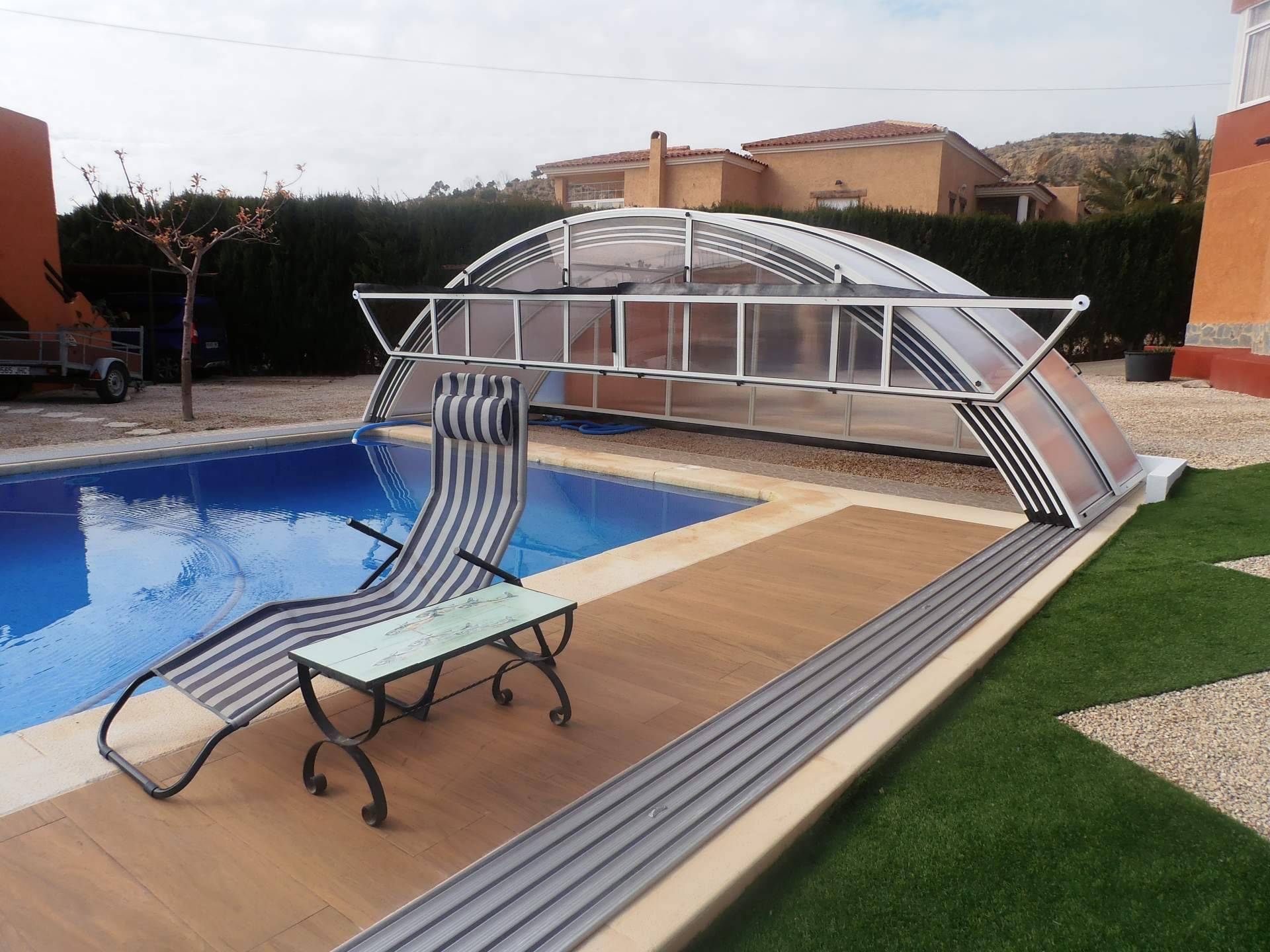 Piscinas protegidas todo el año con cubiertas adaptables COVERTTO