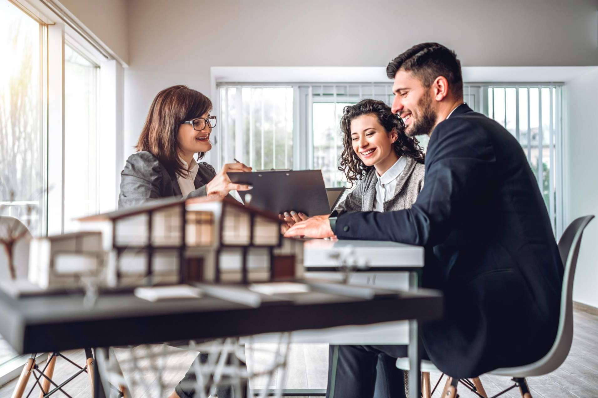¿Qué hace un bróker hipotecario? Por RN Tu Solución Hipotecaria