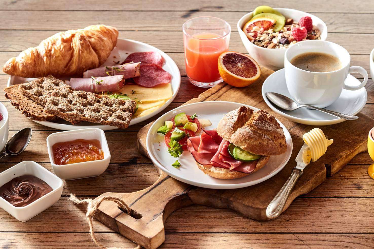 ¿En qué consiste el patrocinio de La Cafetería Las Palmeras a la Agrupación Deportiva Orcasitas ?