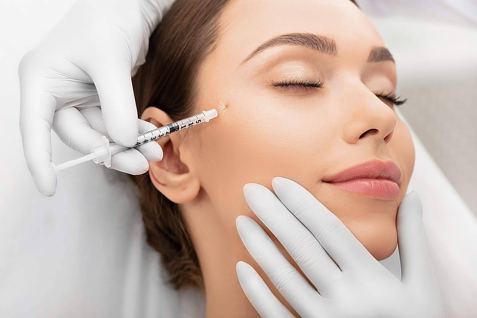 Eliminación de bolsas de los ojos con ácido hialurónico en ABB Medicina Estética