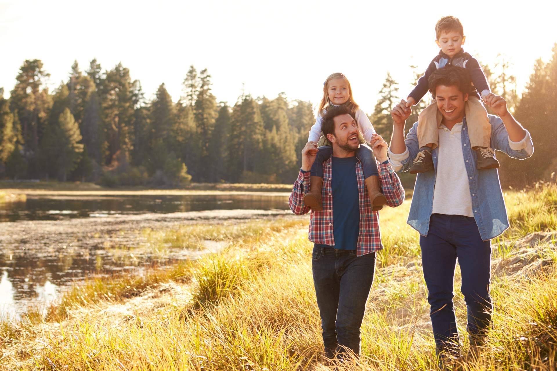 El porcentaje de familias LGTBI se dispara, por la comunidad online Copaping