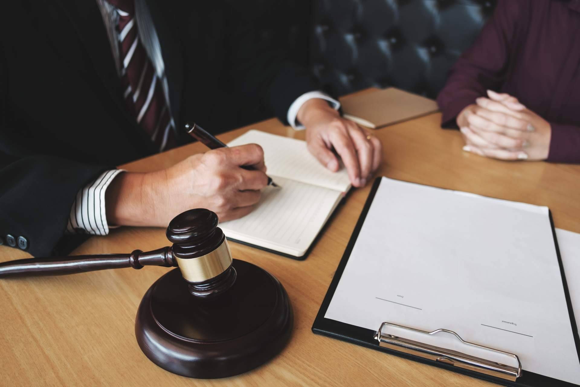 Asesoramiento en Derecho Laboral para empresas y particulares con la firma Defendo Abogados