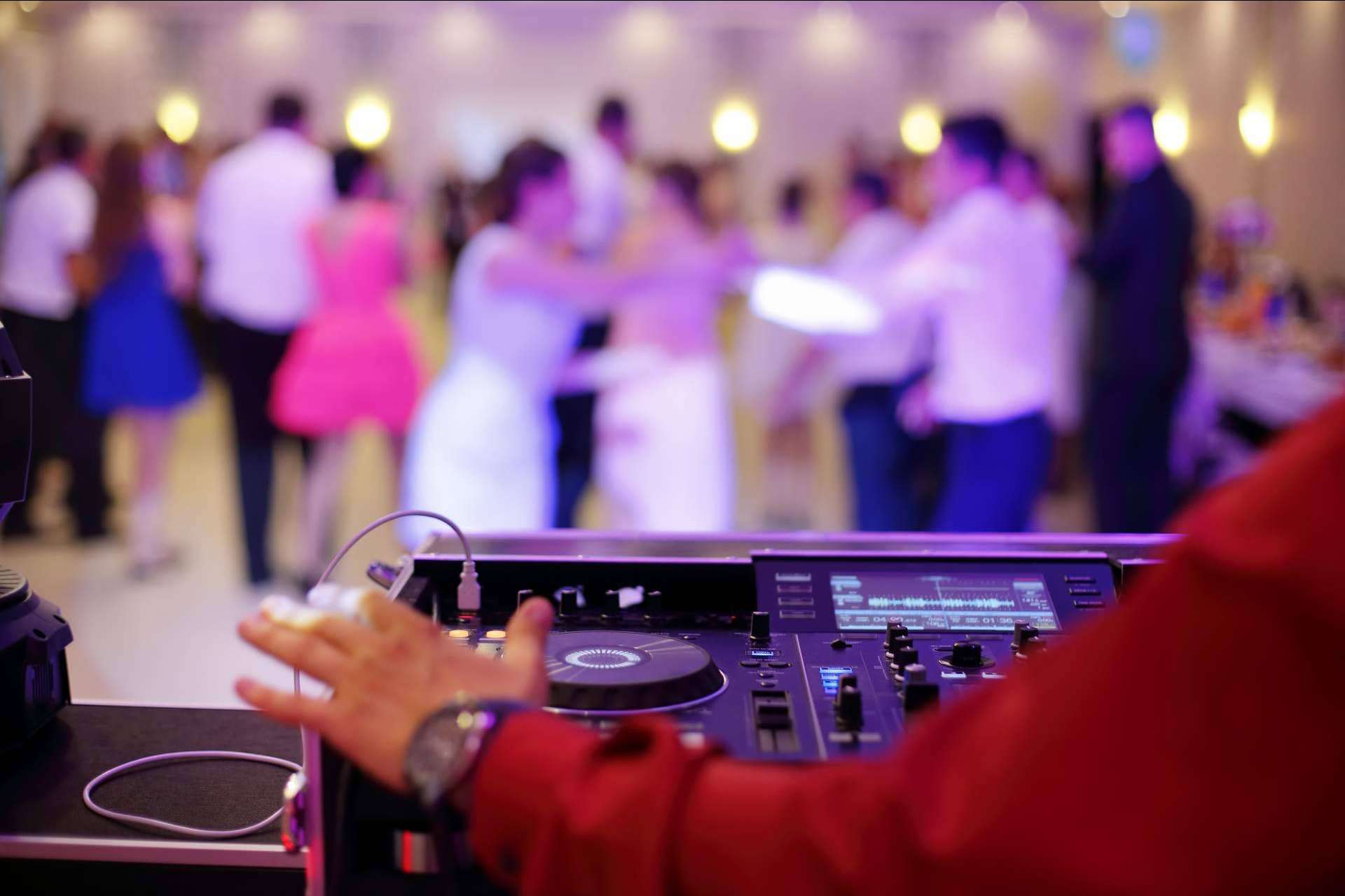Iñaki Musik: encontrar la música y el DJ idóneos para cada ocasión