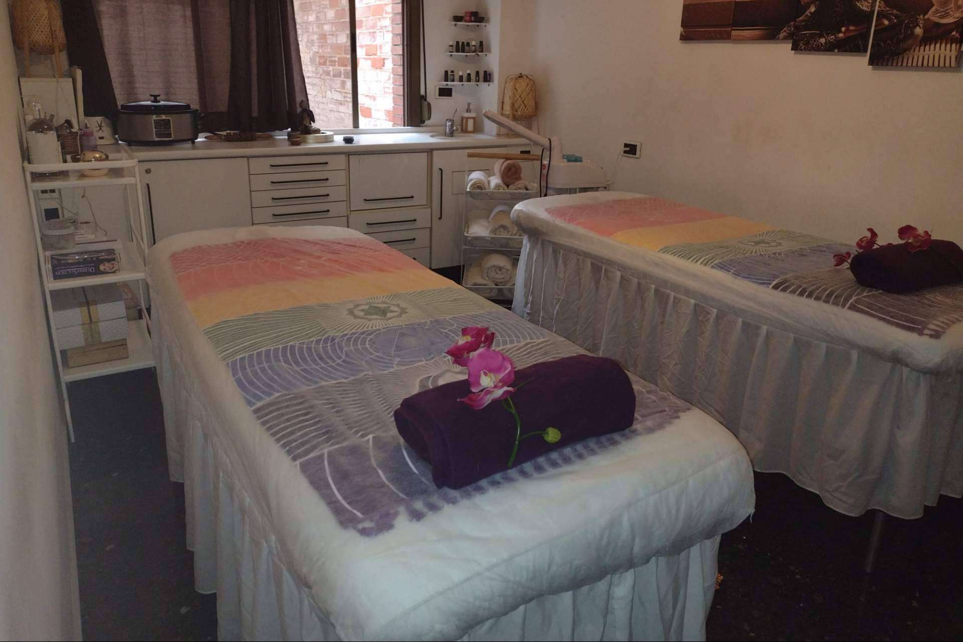 Masajes descontracturantes para mejorar el bienestar con Lakshmibcn