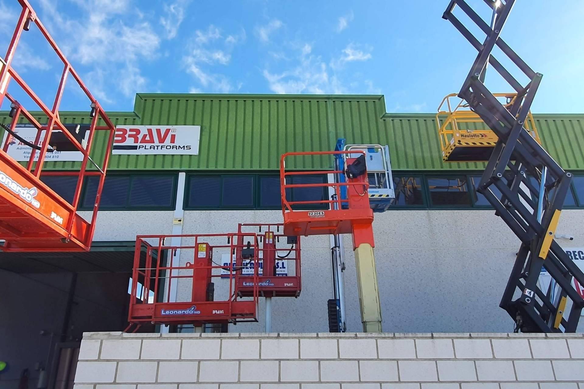 Contar con una plataforma elevadora propia es posible con ALQUILAPLAT