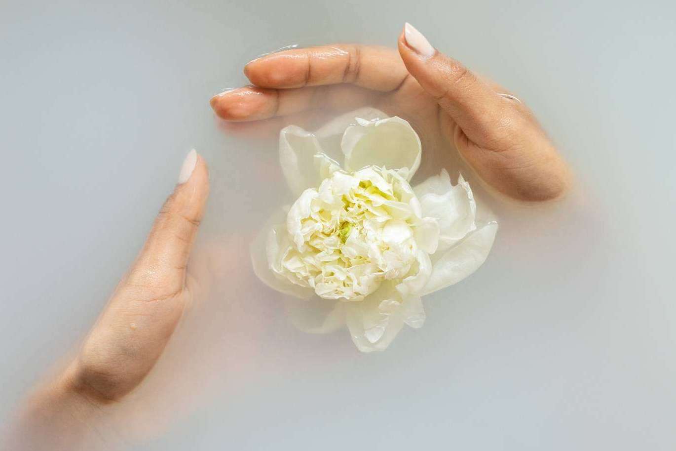 Kunal Cosmetics: consejos para mantener una manicura bonita en verano
