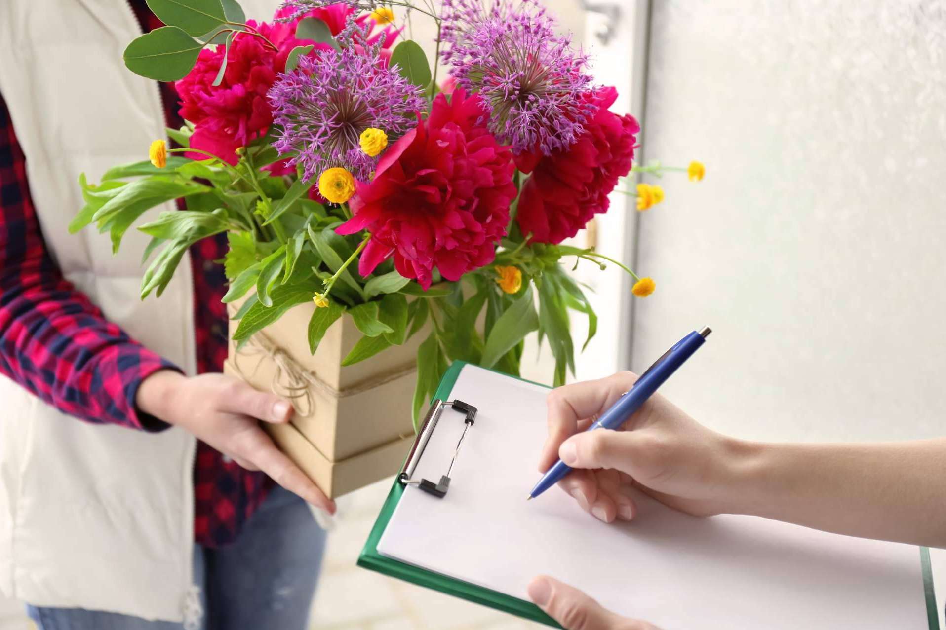 Tras la pandemia, el envío de flores a domicilio aumenta sus ventas, por Regalar Flores