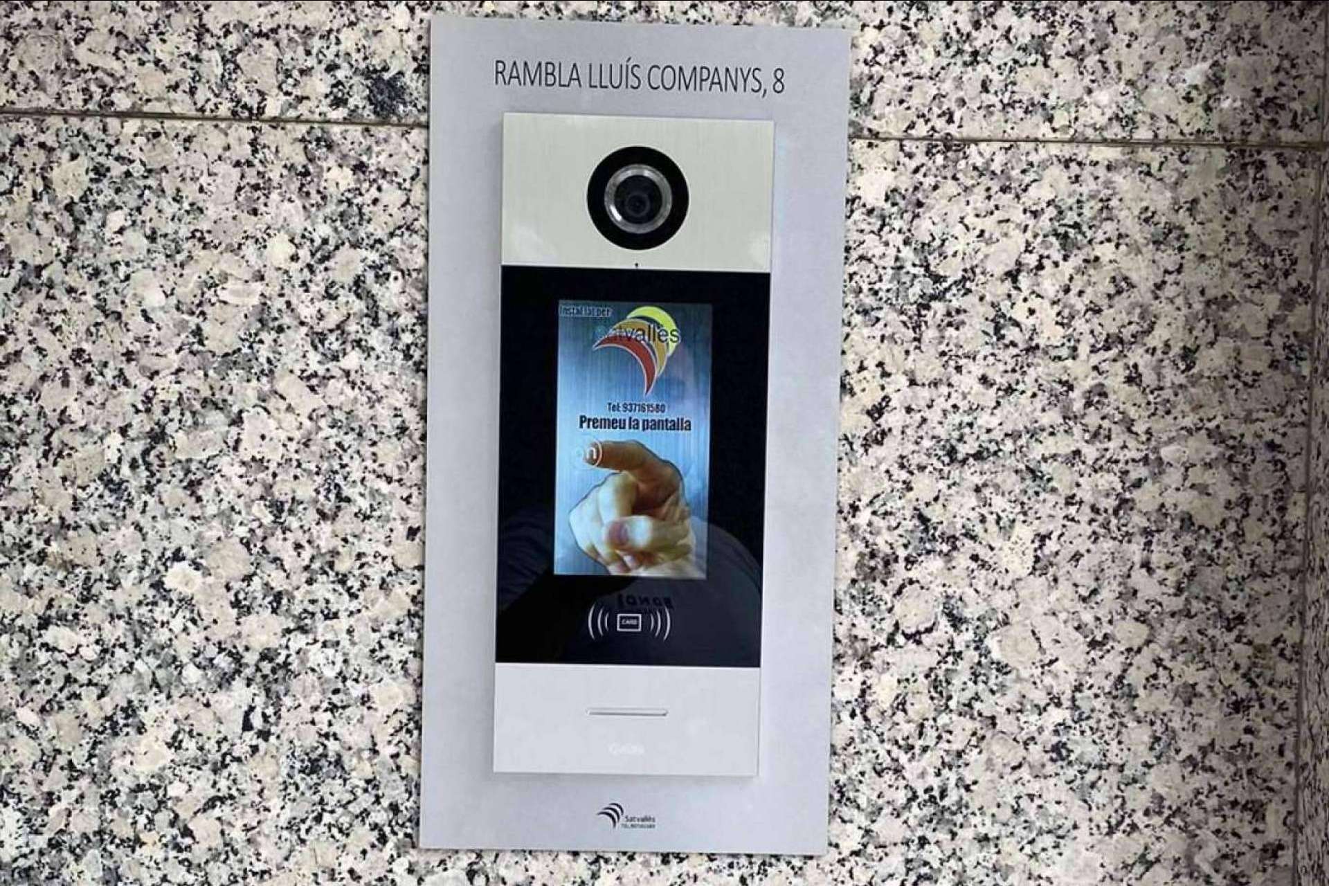 Instalar un videoportero táctil con SatVallès