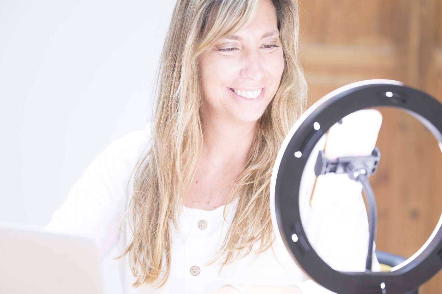 Marta Basterra expone las ventajas que puede aportar Instagram para farmacias