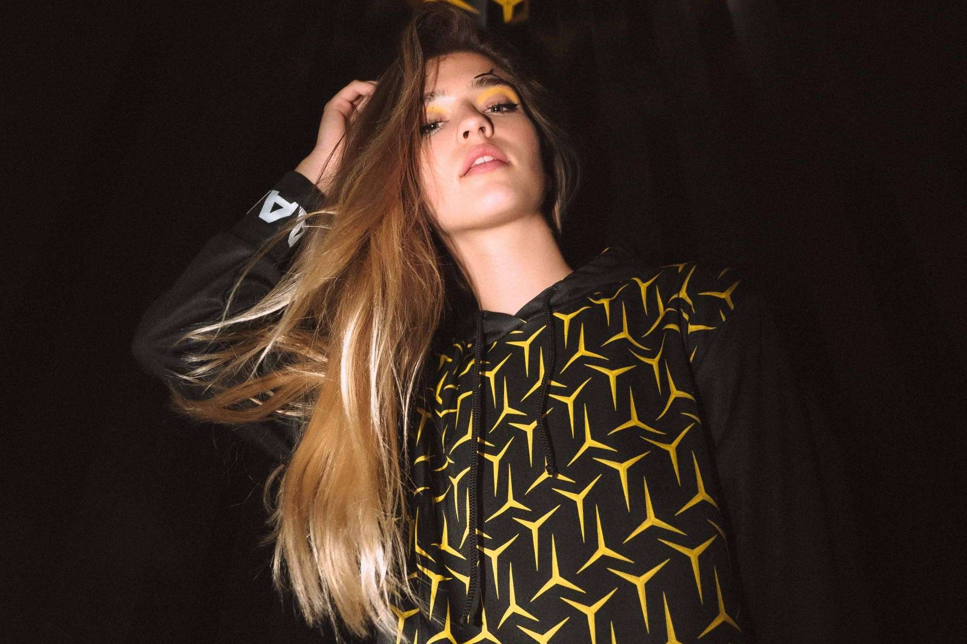 La ropa de Radikal Emotion, el universo de los amantes del mundo motor