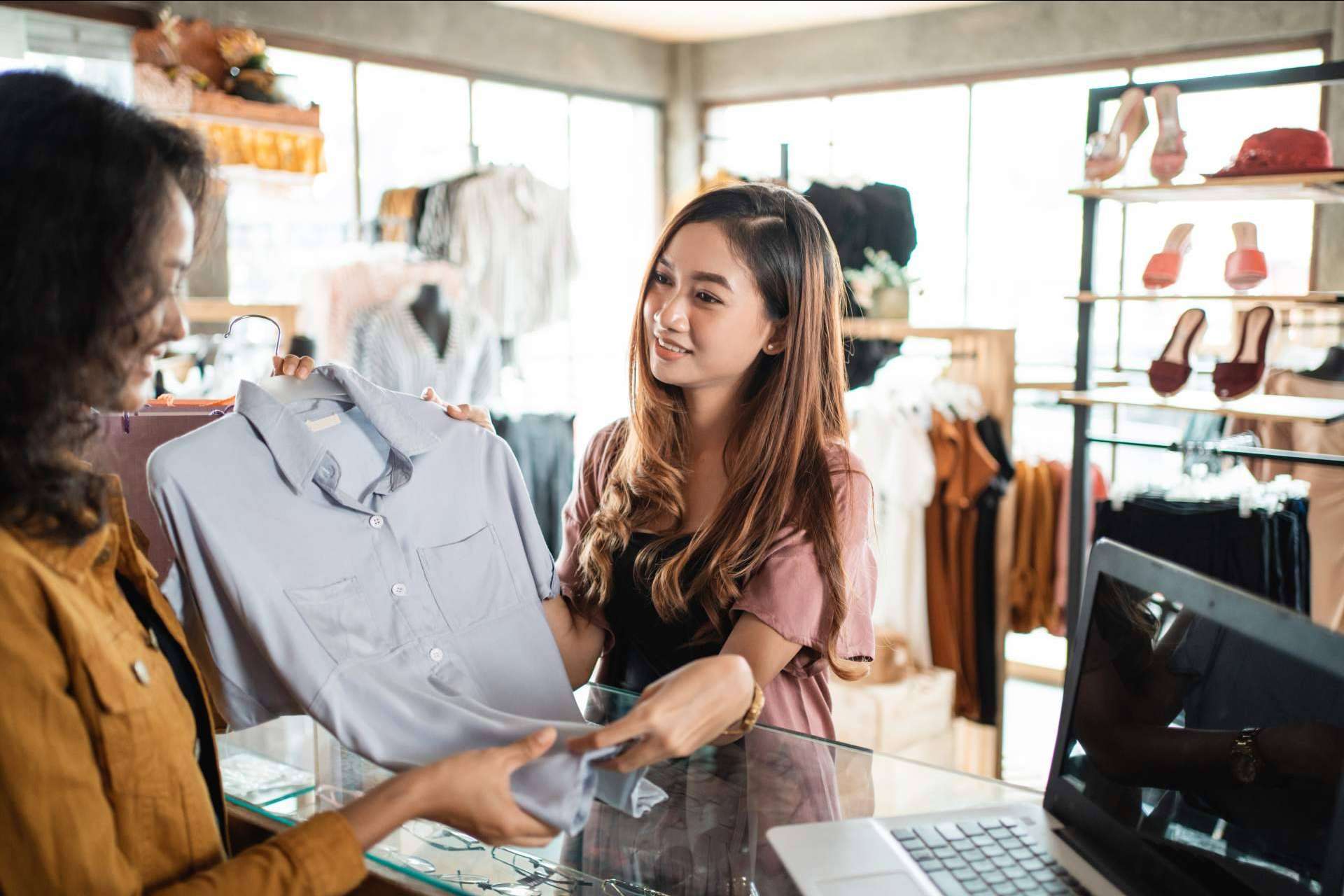 ¿Por qué contratar a un mistery shopper para evaluar la calidad de los servicios de una empresa? Siglo XXI Azafatas