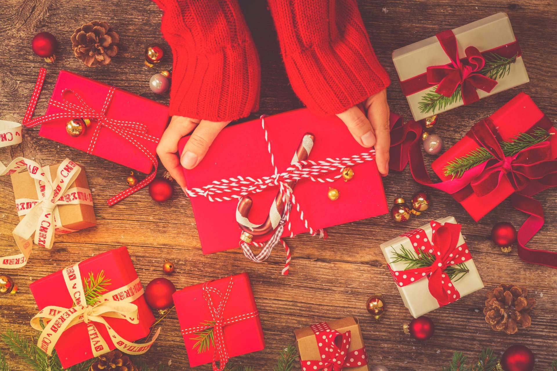 Belleza, salud y sonrisa en los packs navideños de regalos de Cosmetics Tenerife