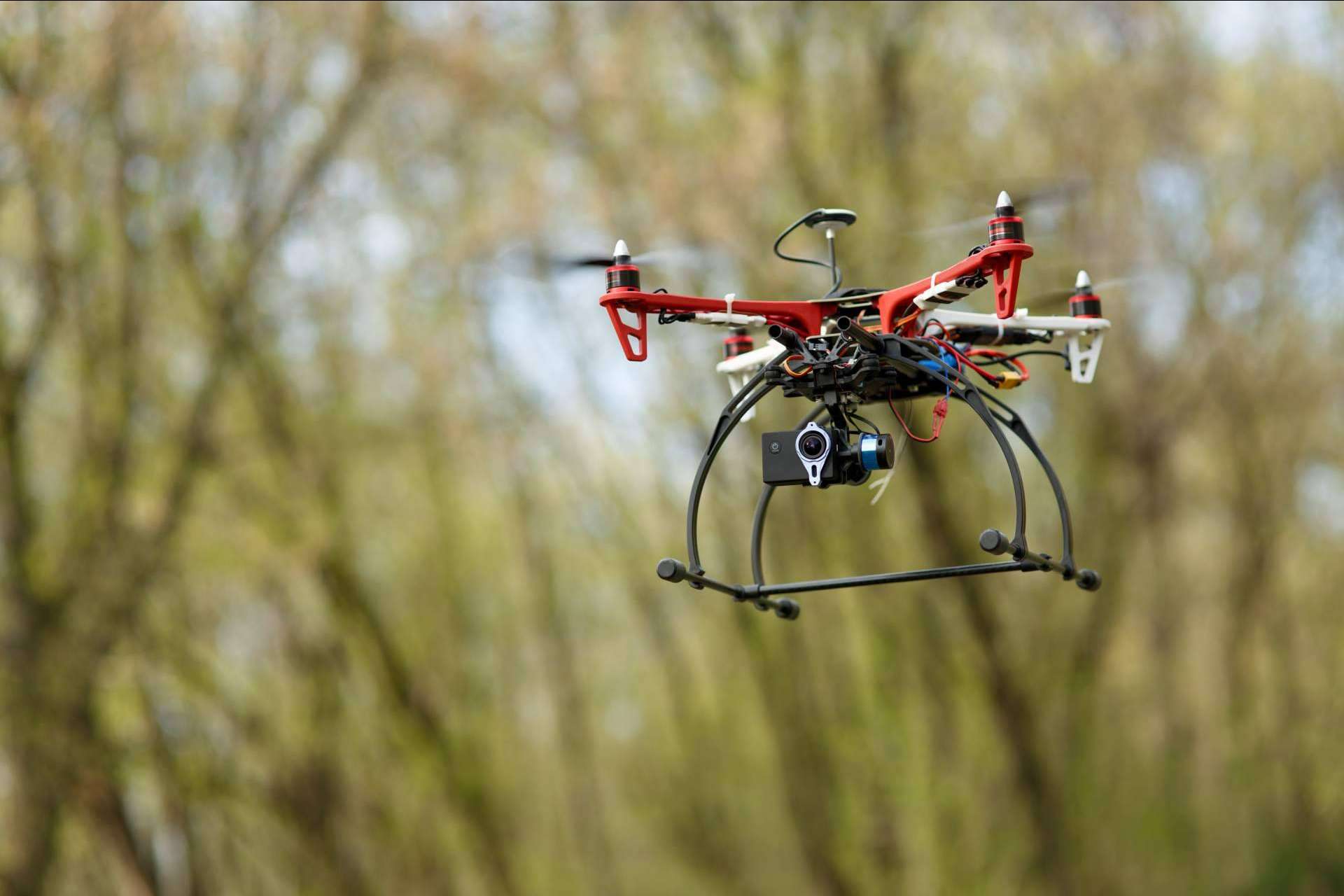 Los drones plaguicidas son la alternativa segura para acabar con las plagas, por FRP