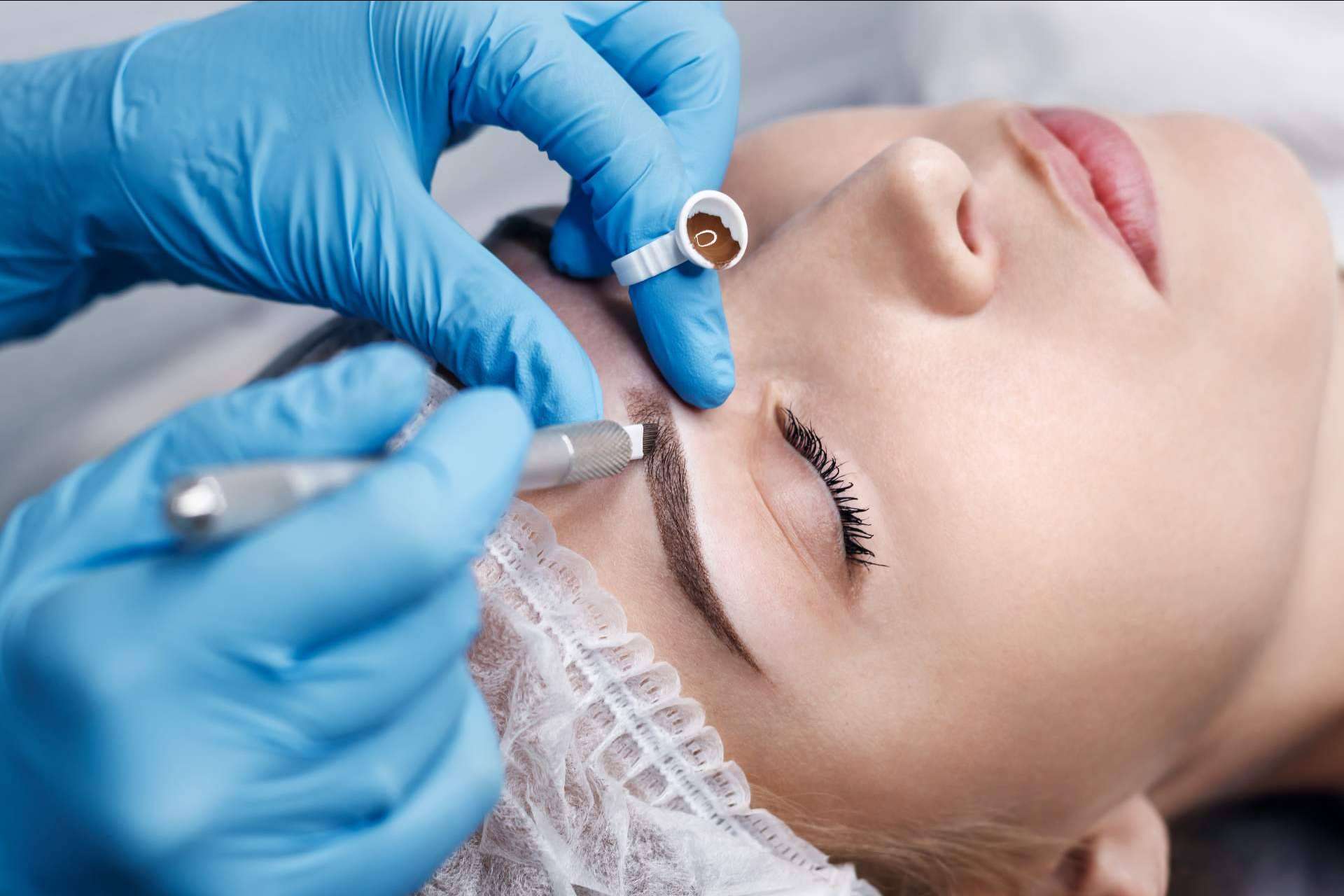 Los servicios de microblading en Valencia con la Dra. Lizeth Alba