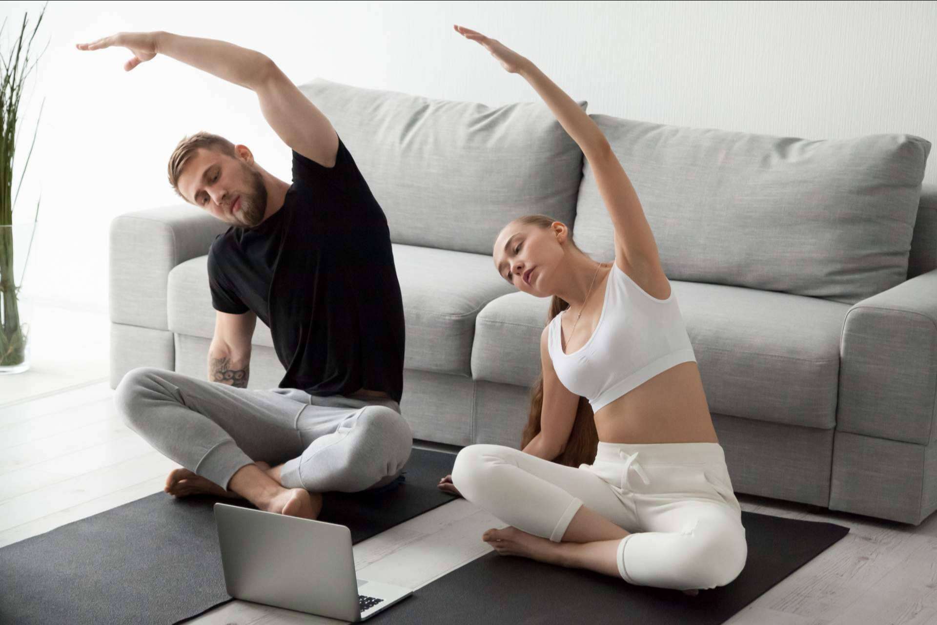 ¿Cómo elegir un profesorado de yoga online?
