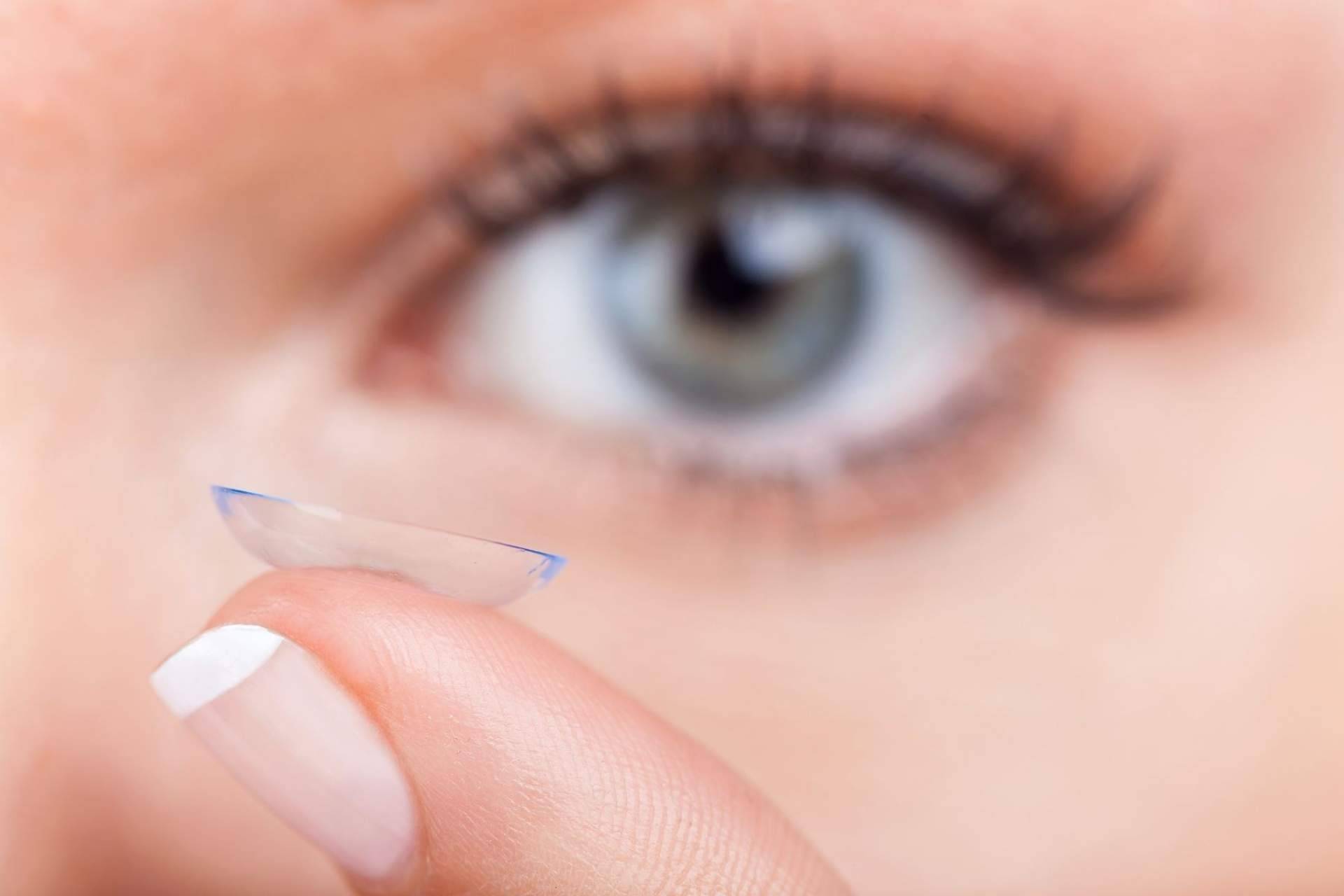 Reducir la miopía al dormir y levantarse con una visión perfecta con las Lentillas Nocturnas Orto-K de BENALÚA ÓPTICA