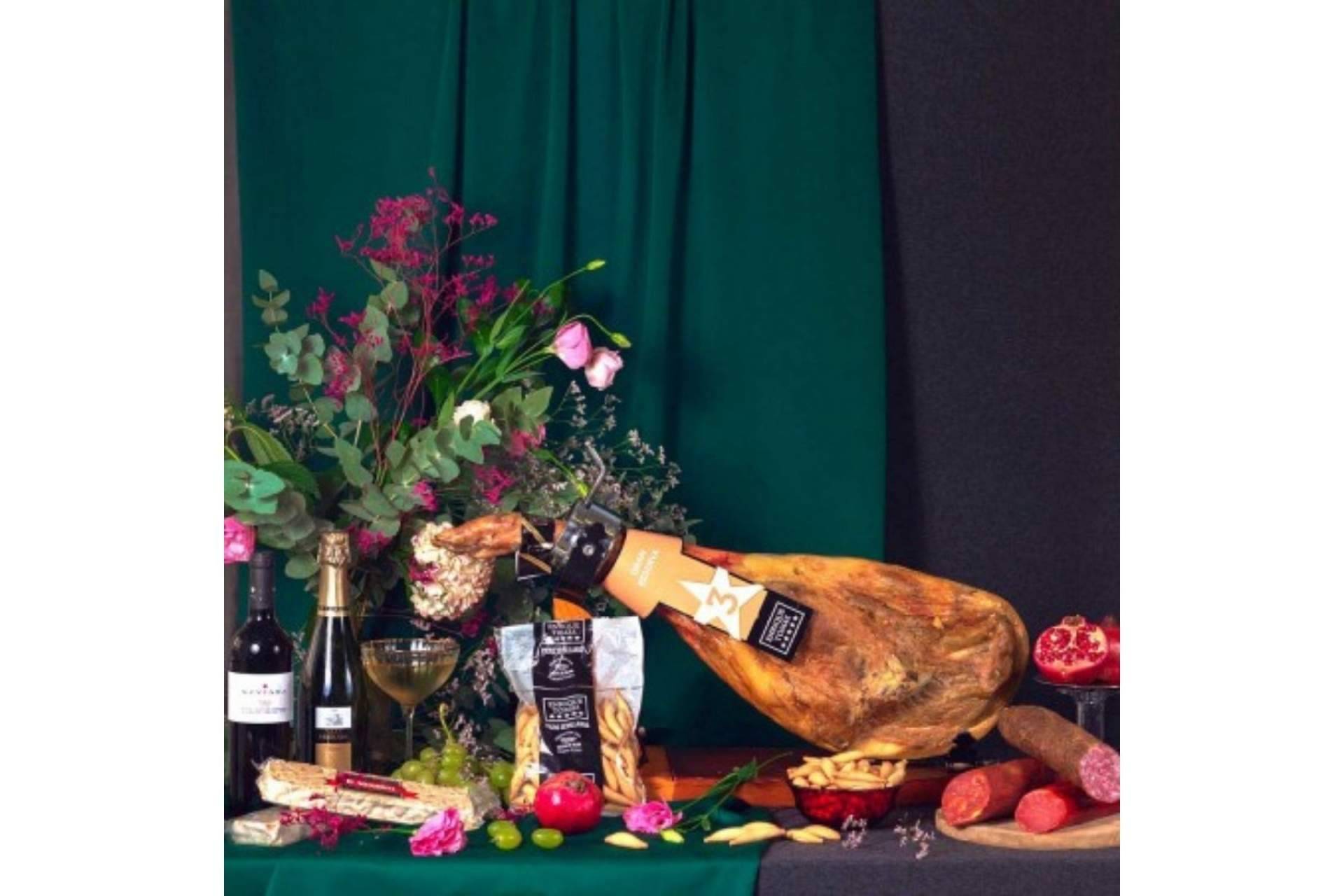 Comprar jamón de calidad para Navidad en los establecimientos Enrique Tomás