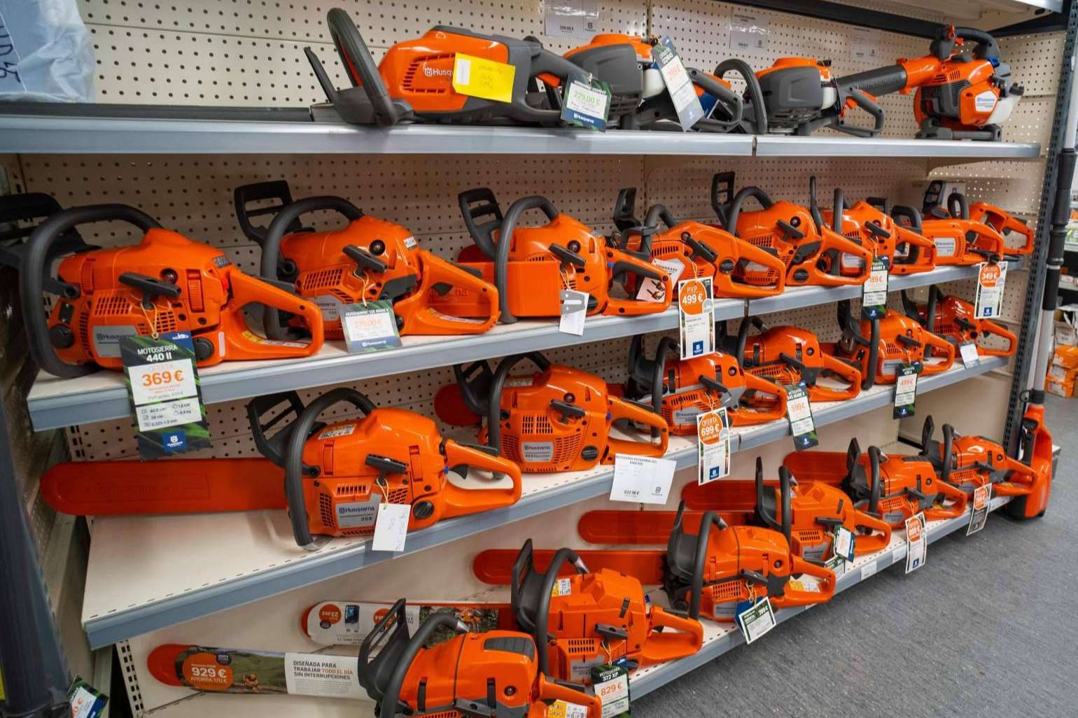 Ferretería Ferroval es distribuidora oficial de la marca Husqvarna en Val Do Dubra