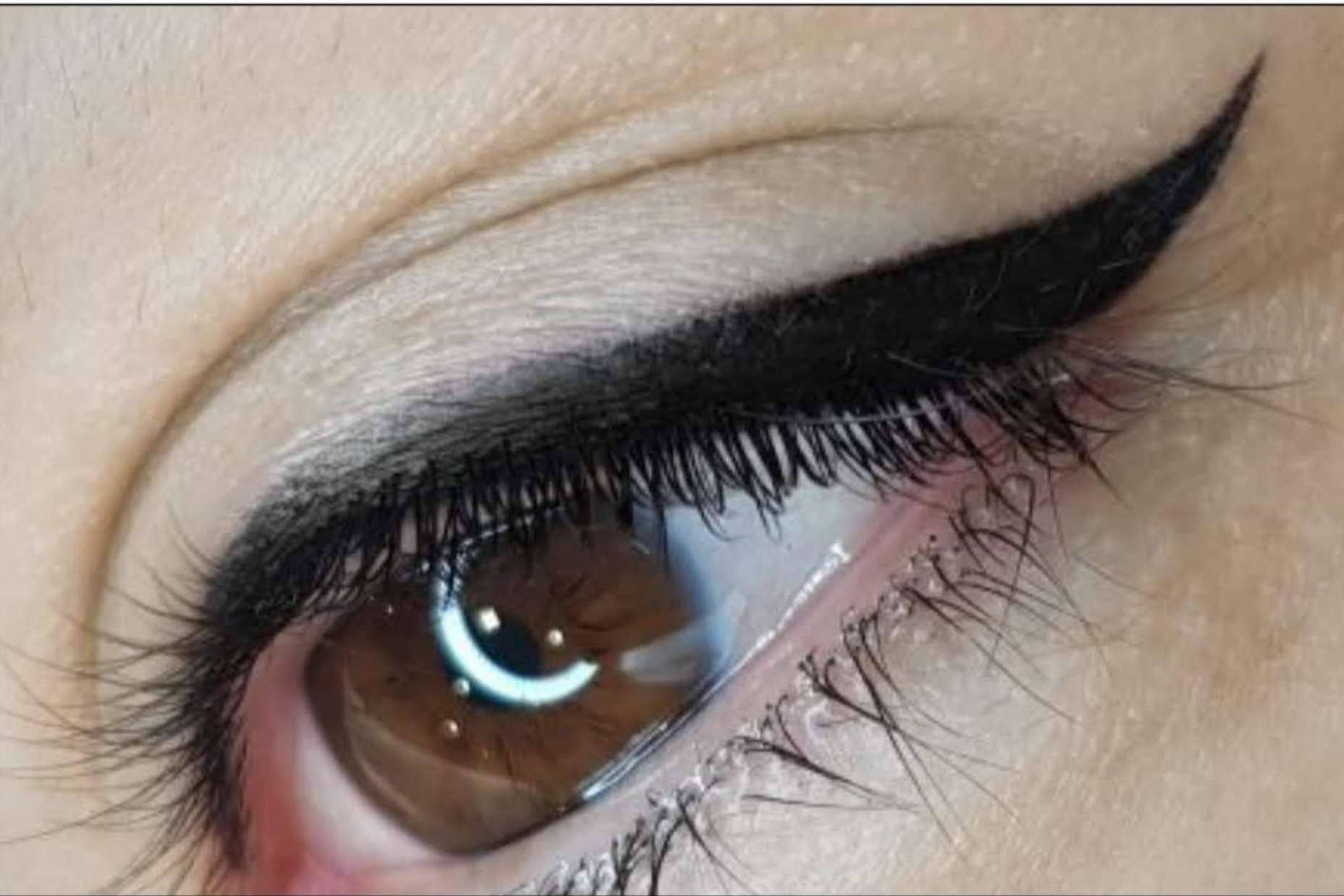 VG Virginia Gómez imparte cursos de microblading y micropigmentación