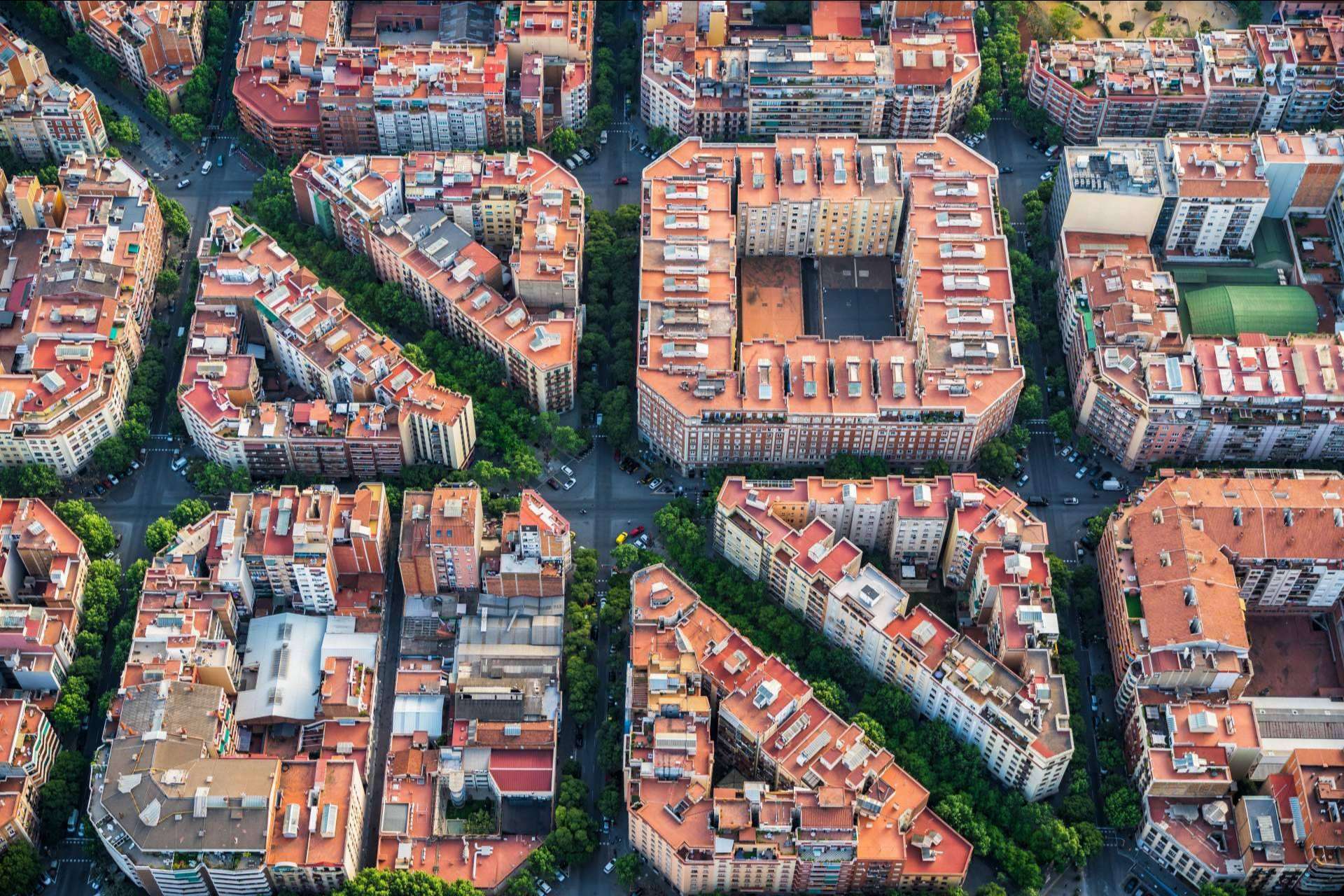 Hannan-Piper Real Estate firma acuerdo con Manhattan Investments para la compra y venta de inmuebles en Barcelona