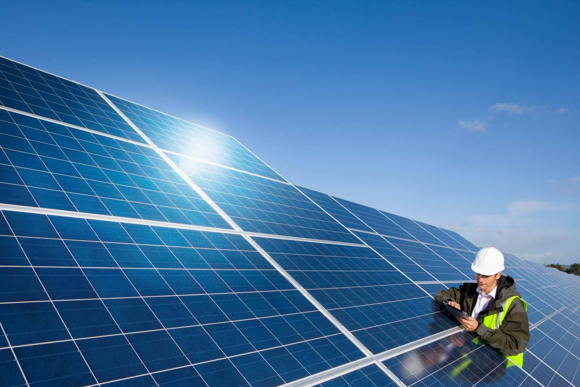 CRM para el autoconsumo solar, la comunicación de los comerciales y el backend especializado en proyectos de placas solares