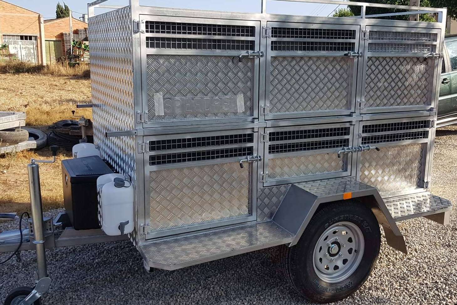 Remolques para coches para transportar ganado, perros y caballos con Speedrem