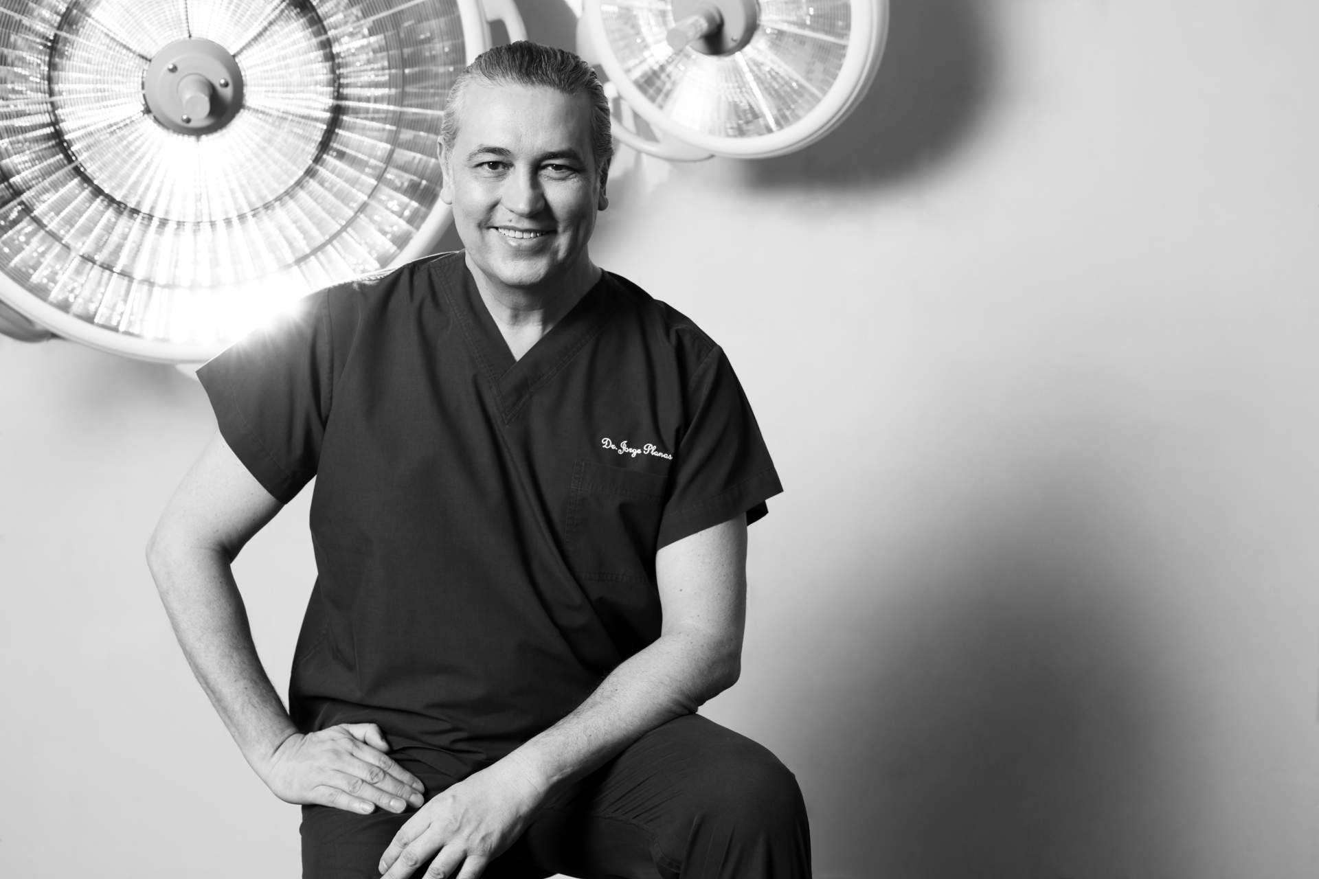 Conseguir una nariz perfecta sin dolor es posible con el Dr. Jorge Planas y su técnica de rinoplastia ultrasónica
