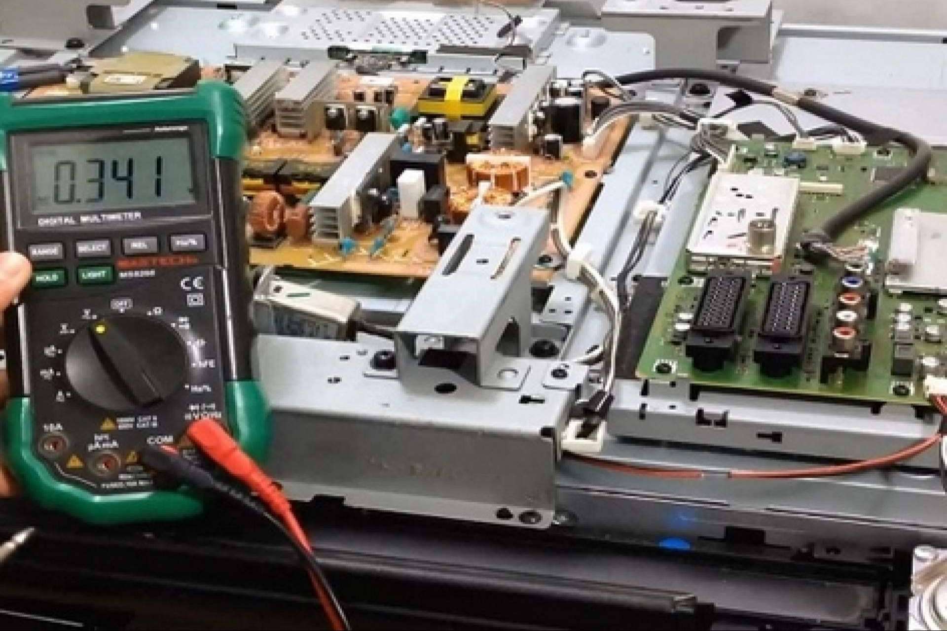Los repuestos de televisores y tiras de led OEM de Arréglatelo, a precios muy accesibles