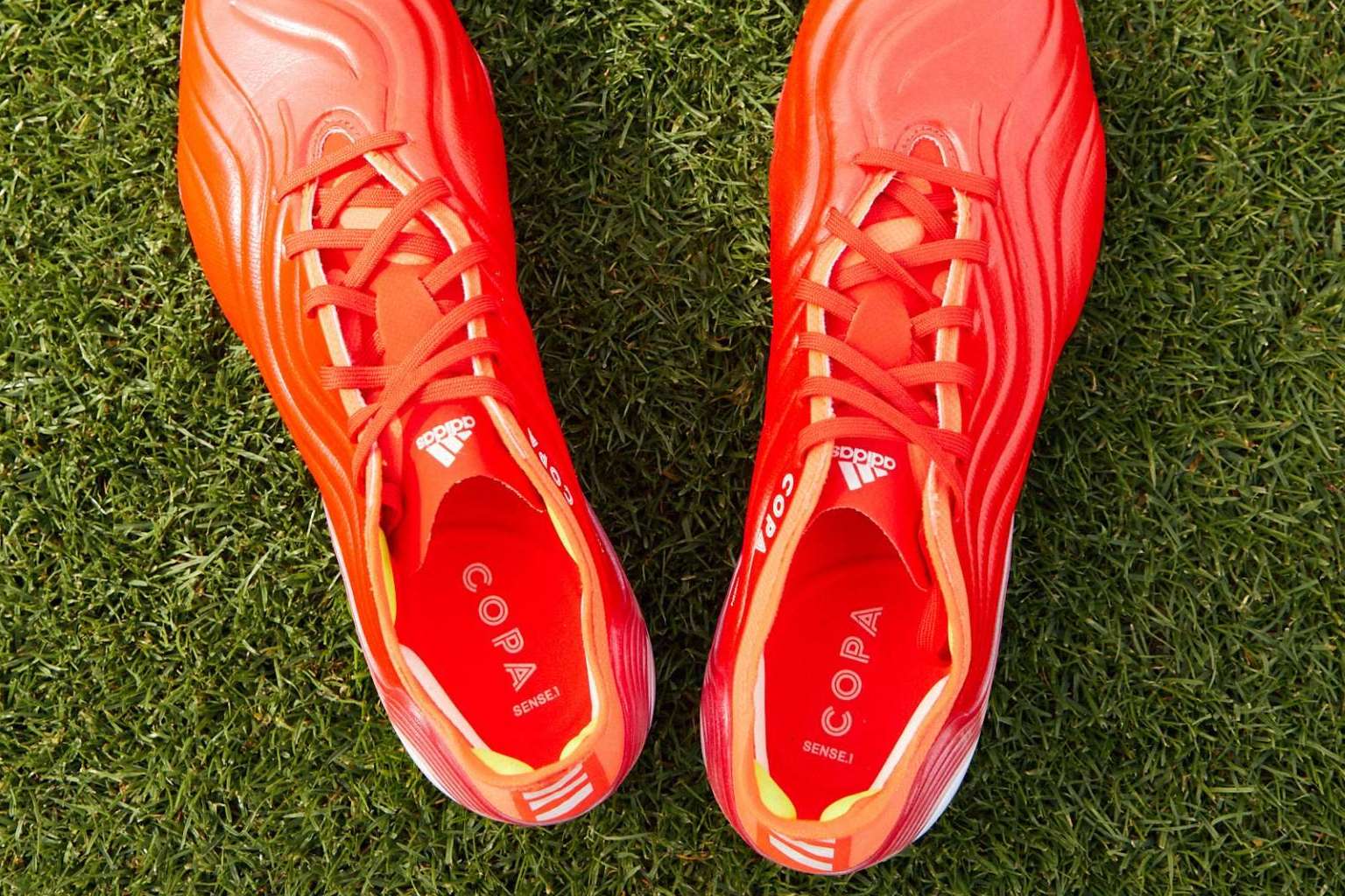 Soccerfactory permite adquirir botas de fútbol y fútbol sala para todos los jugadores