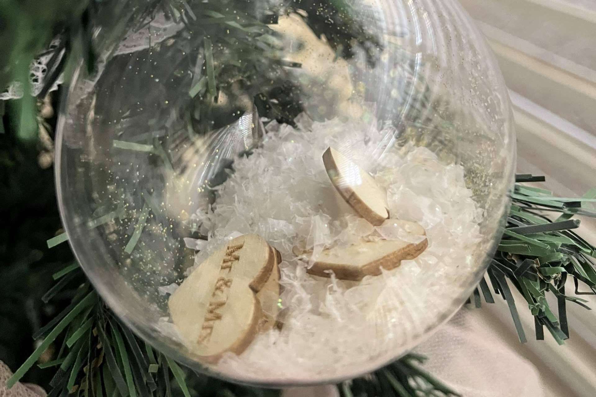 Atelier de Bodas colabora con Aldeas Infantiles SOS, la empresa junto a las familias en navidad