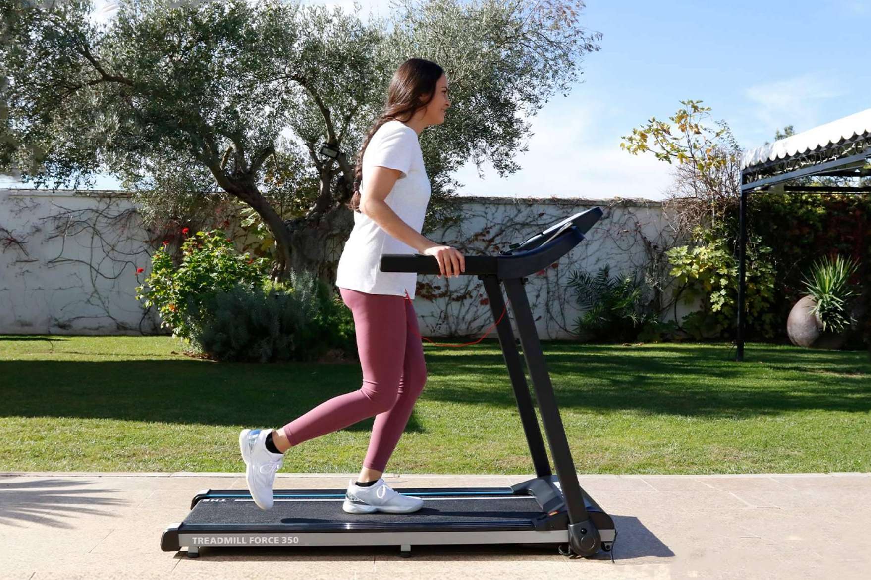 Marcar un completo entrenamiento con las cintas de correr Behumax
