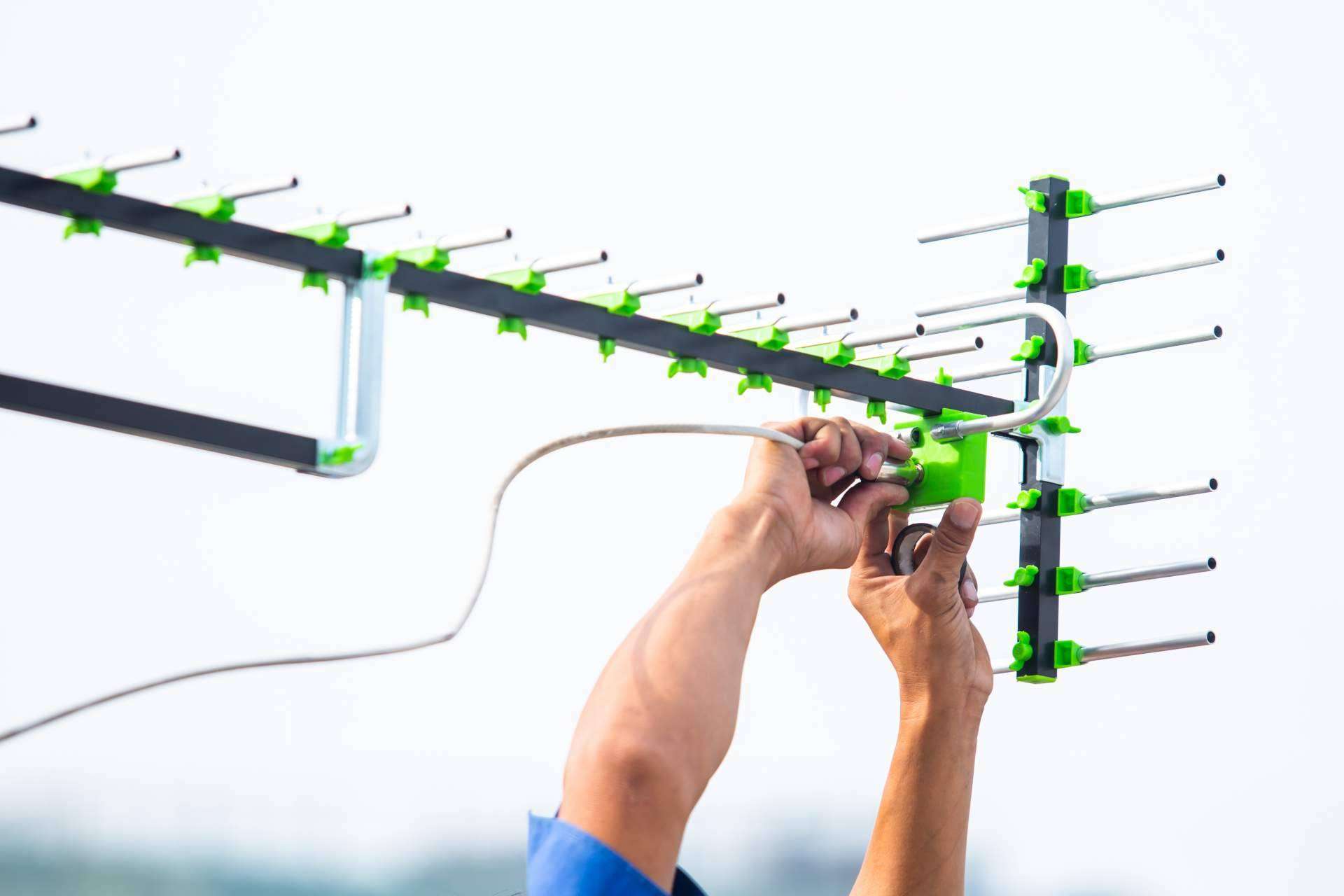 La asistencia de la empresa Antenistas Valencia para la instalación y reparación de antenas de televisión y telefonía