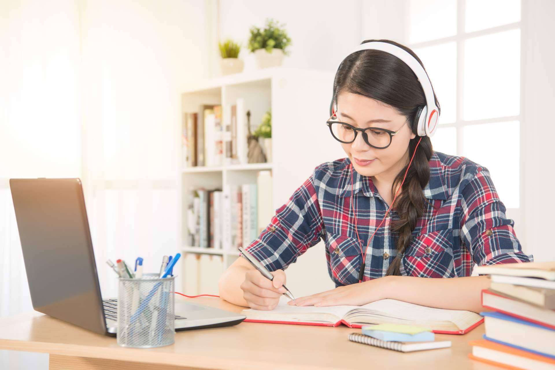 Aprender inglés desde casa, una tendencia creciente durante la pandemia. Inglés en directo y en videoconferencia.