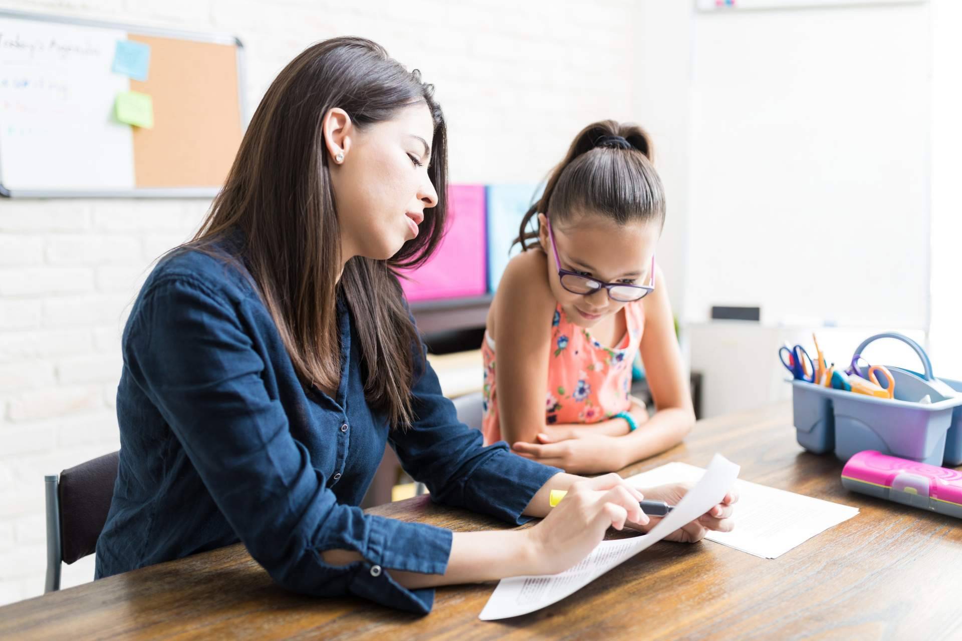 Encontrar academias de apoyo escolar a través de academias.com