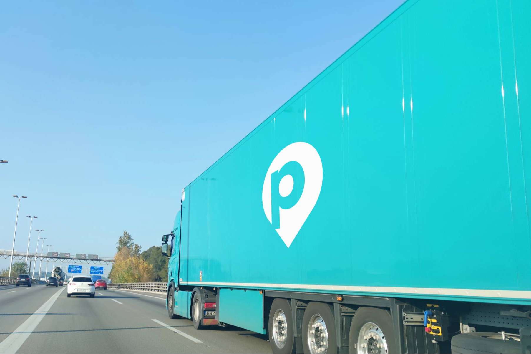 ¿Es rentable ganar dinero con publicidad en el coche?