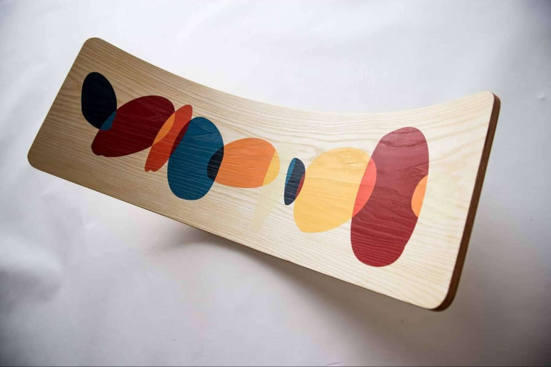 Planeta Eco Aventura expone sus juguetes de madera artesanales que siguen las pedagogías Montessori, Waldorf o Pikler