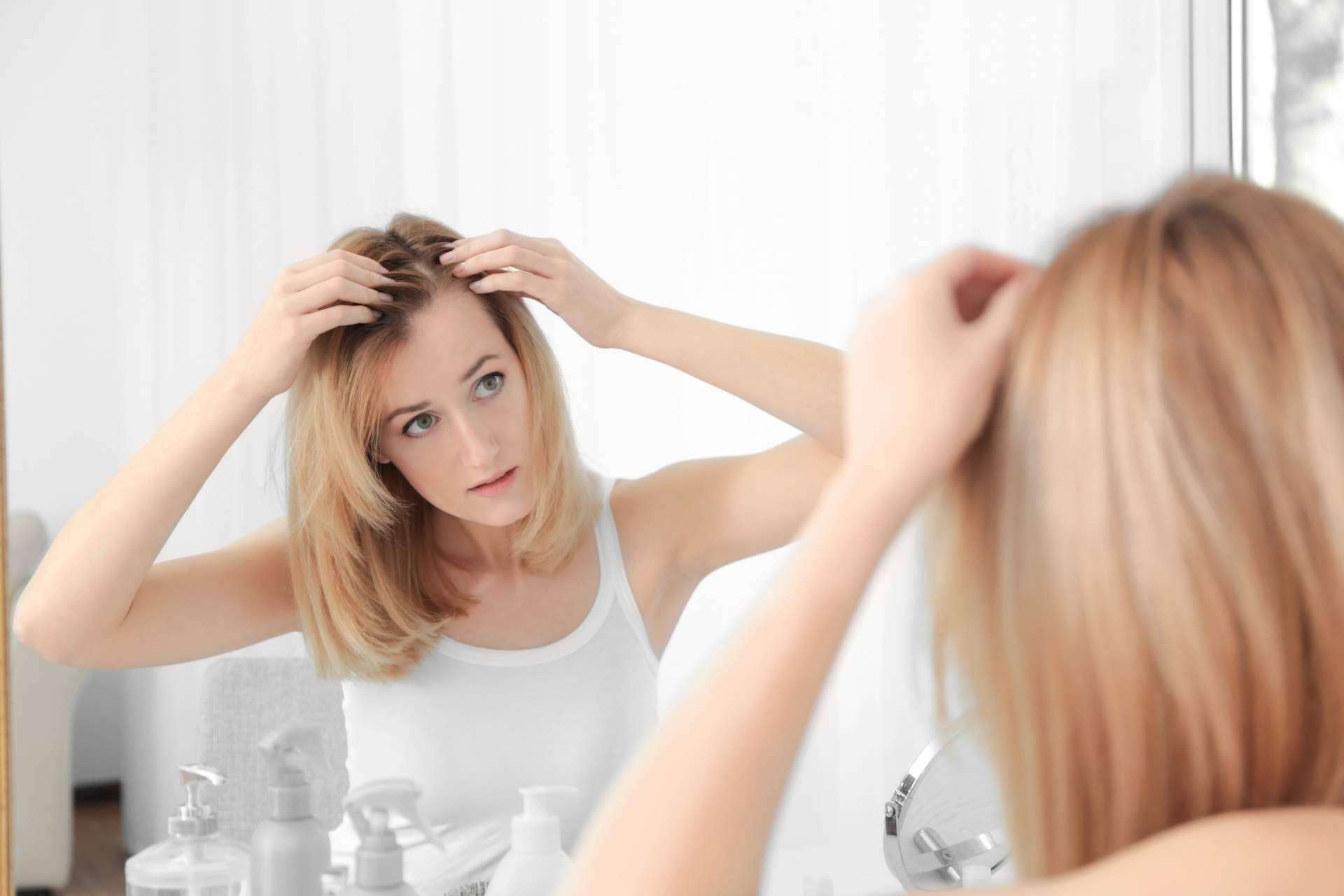 Las mujeres también pierden el pelo, por Clínica Femme