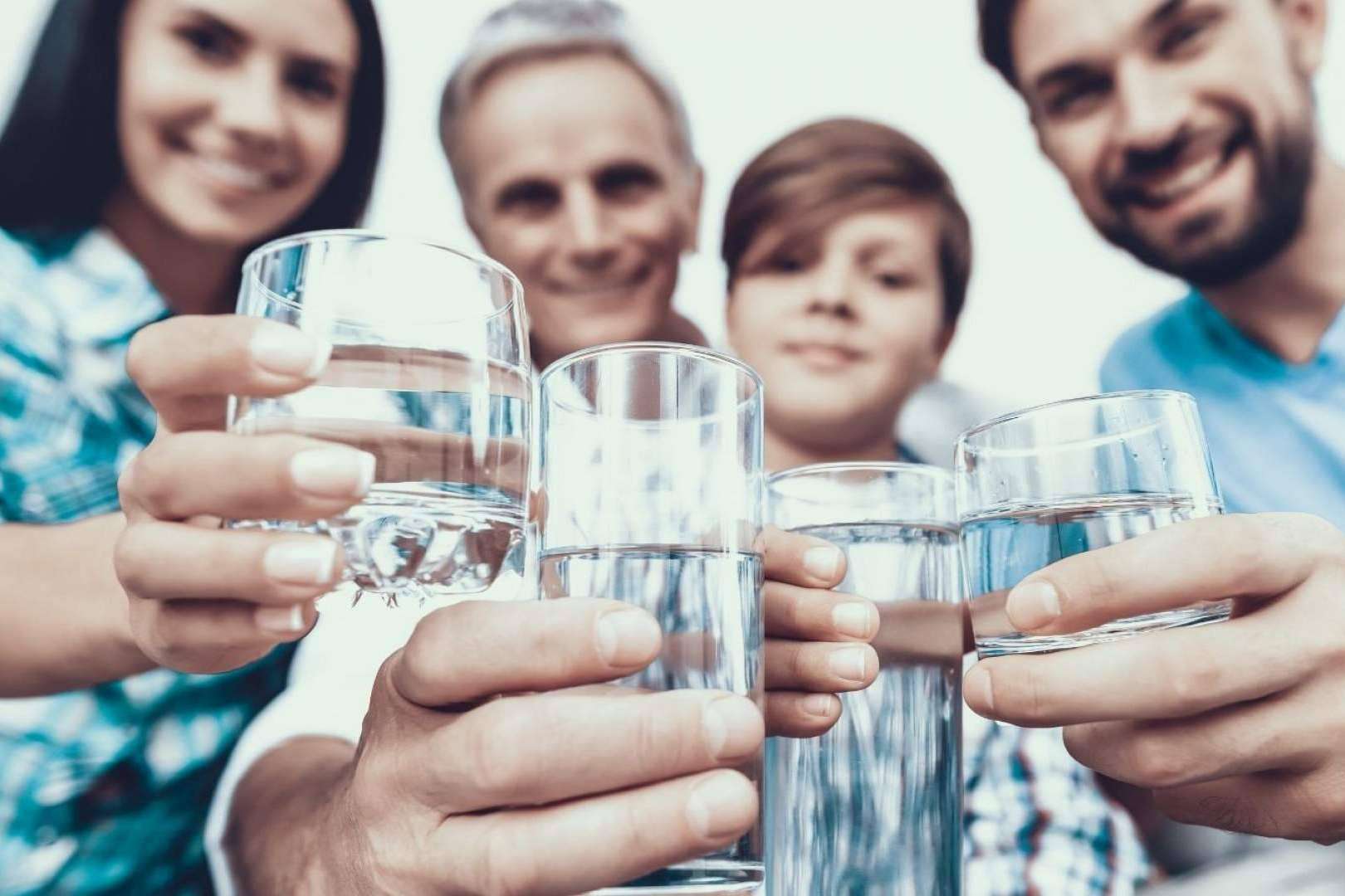 La importancia de beber agua de calidad en la vida diaria