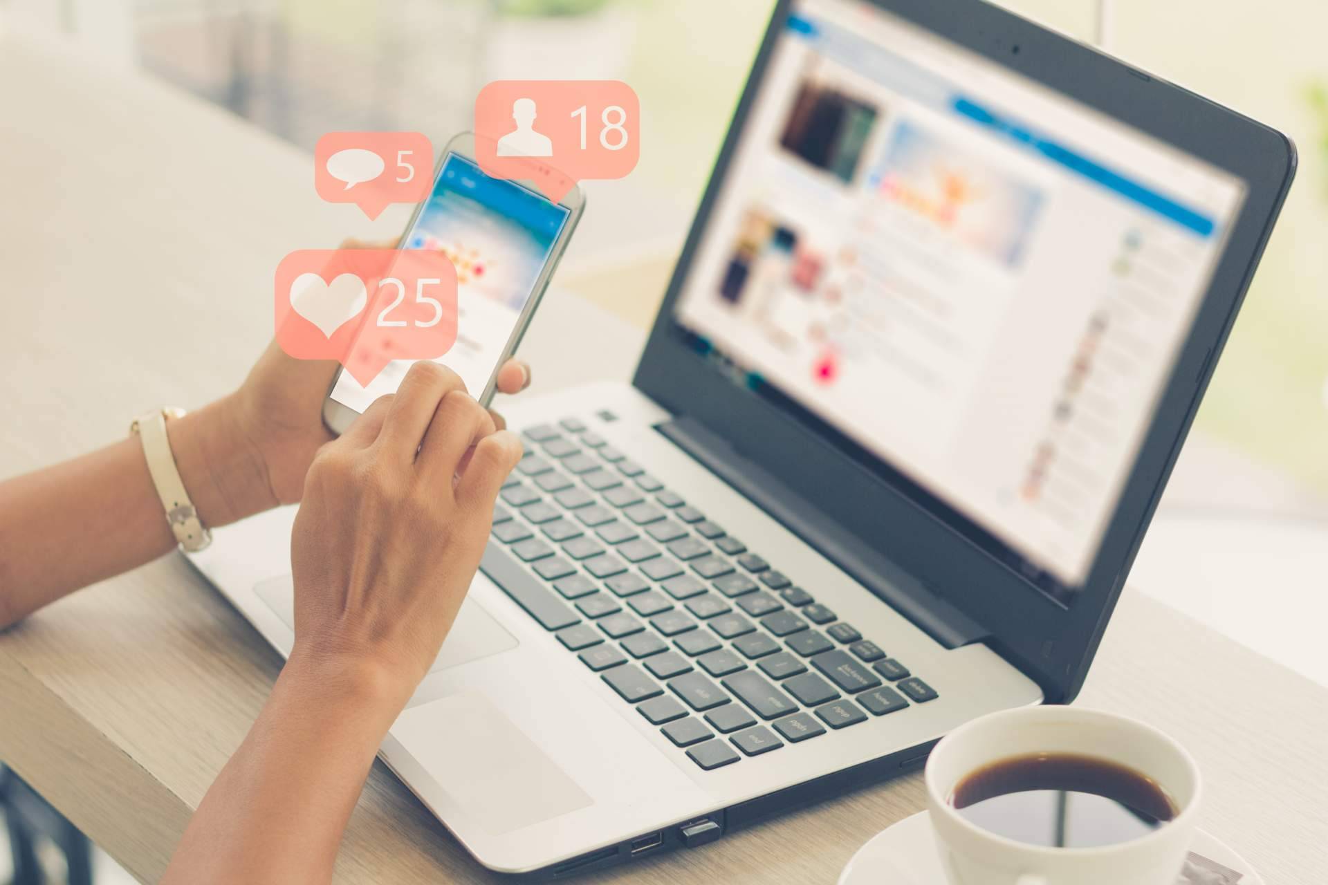 Para captar clientes es importante tener presencia en social media, según RoCX Marketing