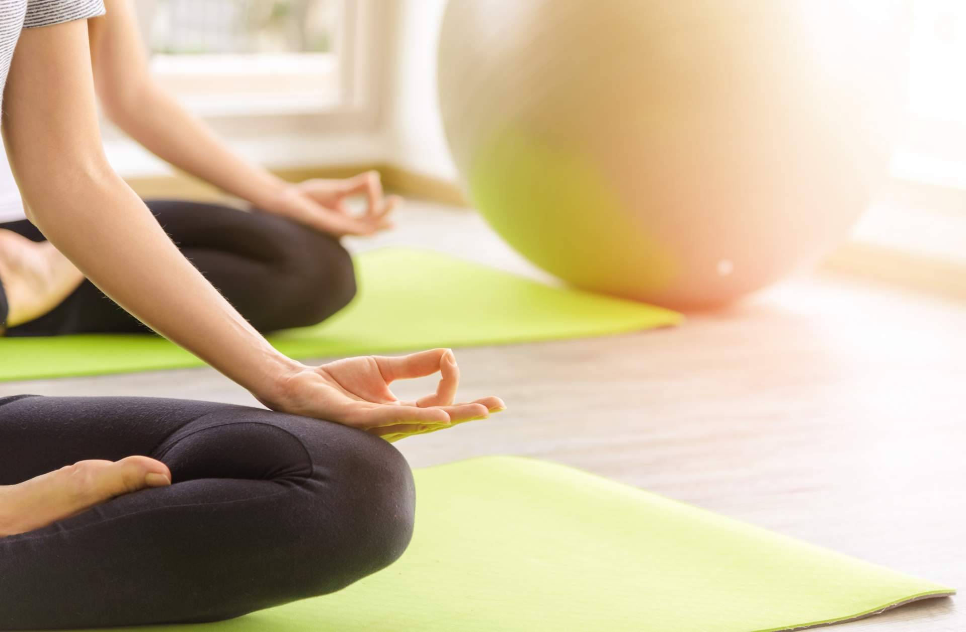 El curso de meditación de Escuela Transformacional permite aprender a meditar en 5 sencillos pasos