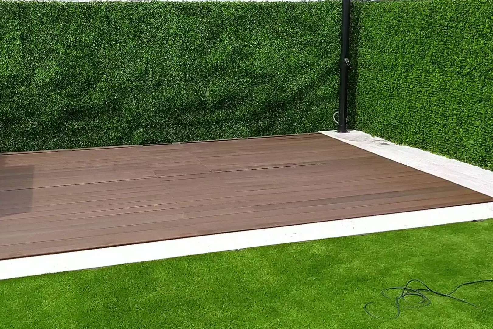 Cubierta rígida transitable para piscinas con el fin de optimizar espacios reducidos