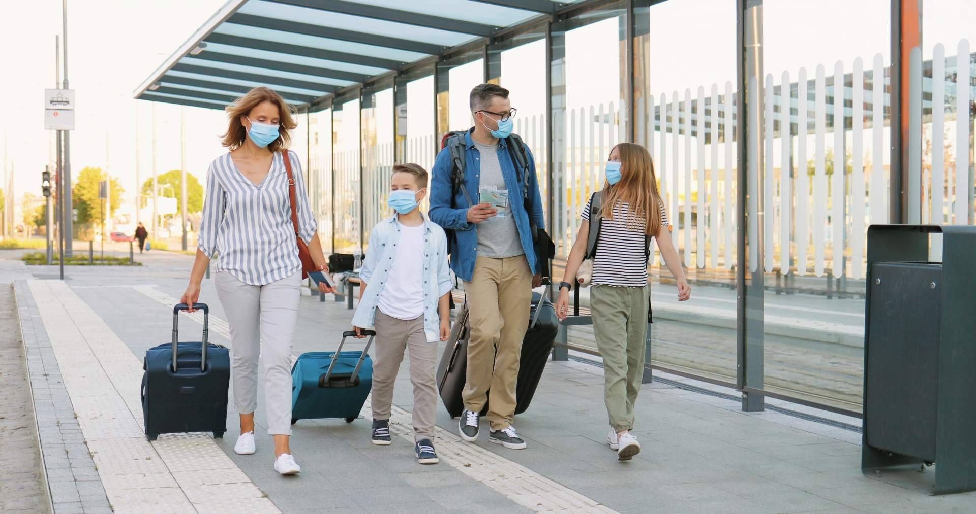 Seguros de viaje internacional que protegen a los viajeros durante toda su estancia, con Coverontrip