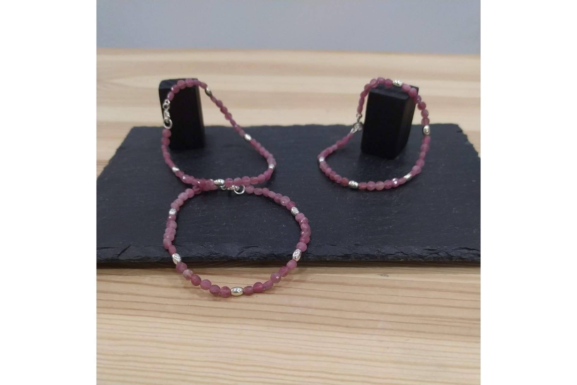 Los diseños únicos hechos con gemas que ofrece la joyería Dreki