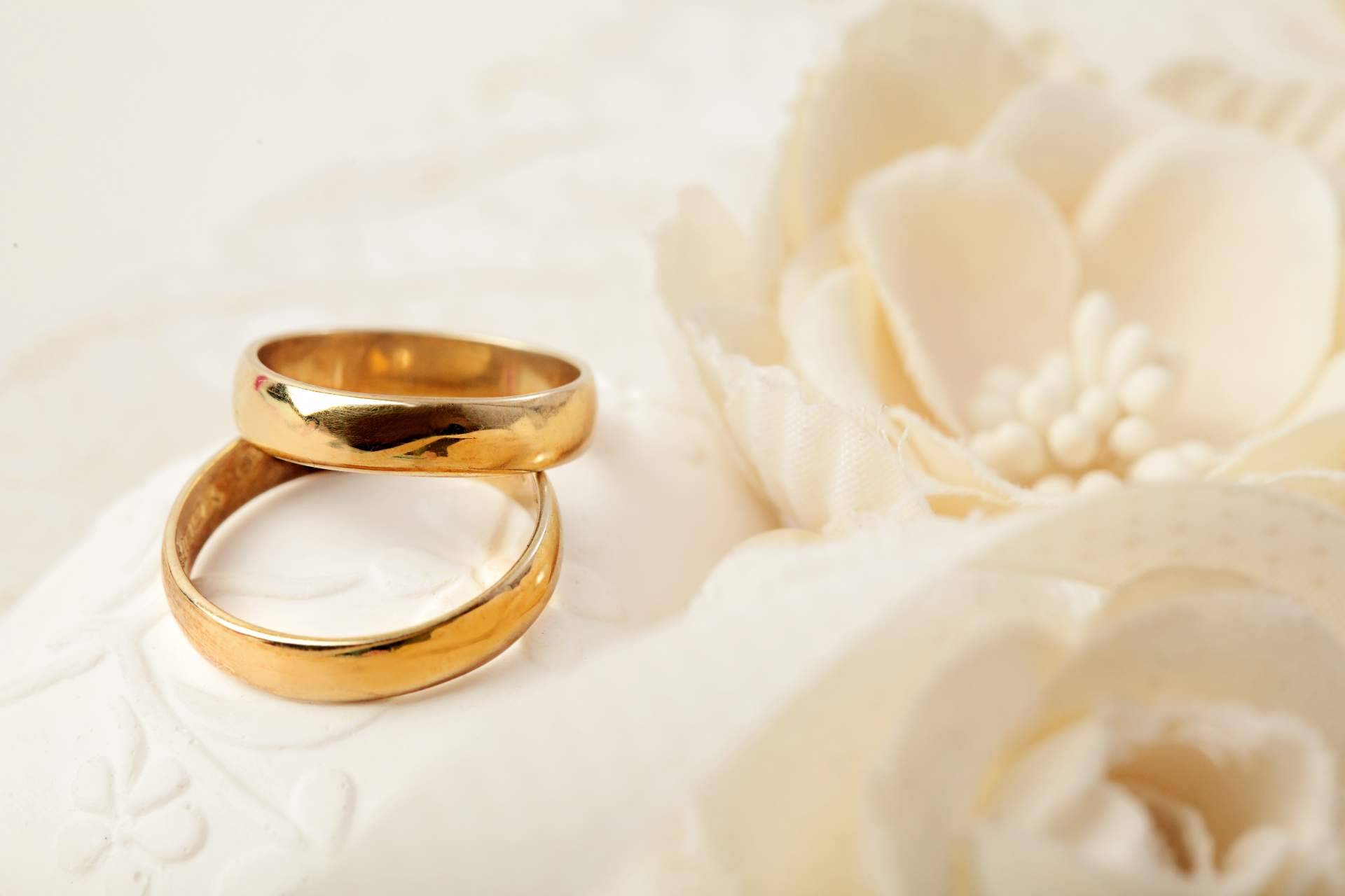 ¿Dónde encontrar alianzas de boda de oro?  Joyería madrileña El Rubí